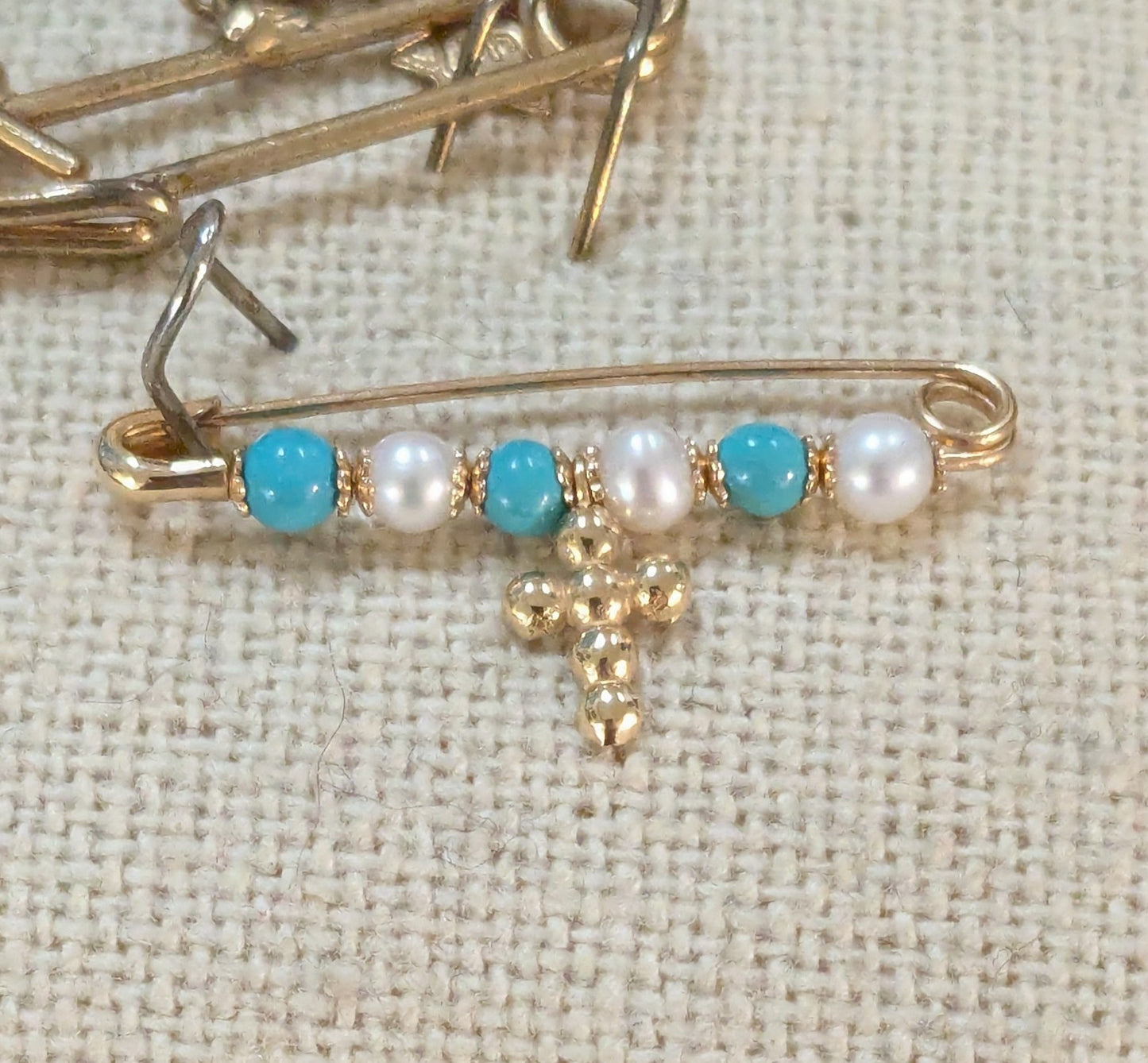 14 KT Pin with Cross symbol charm