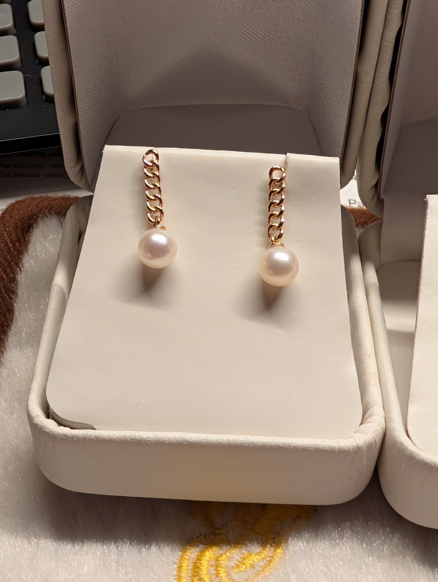14 KT Chain and pearl screw back earrings