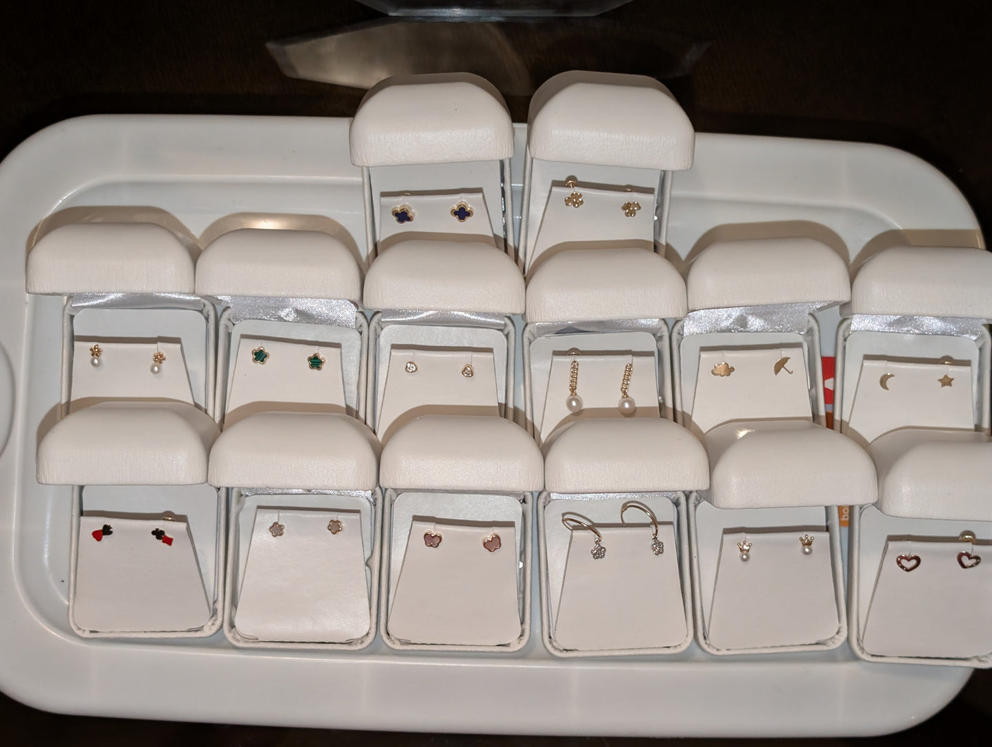 14 KT Flower Topped pearl screw back earrings