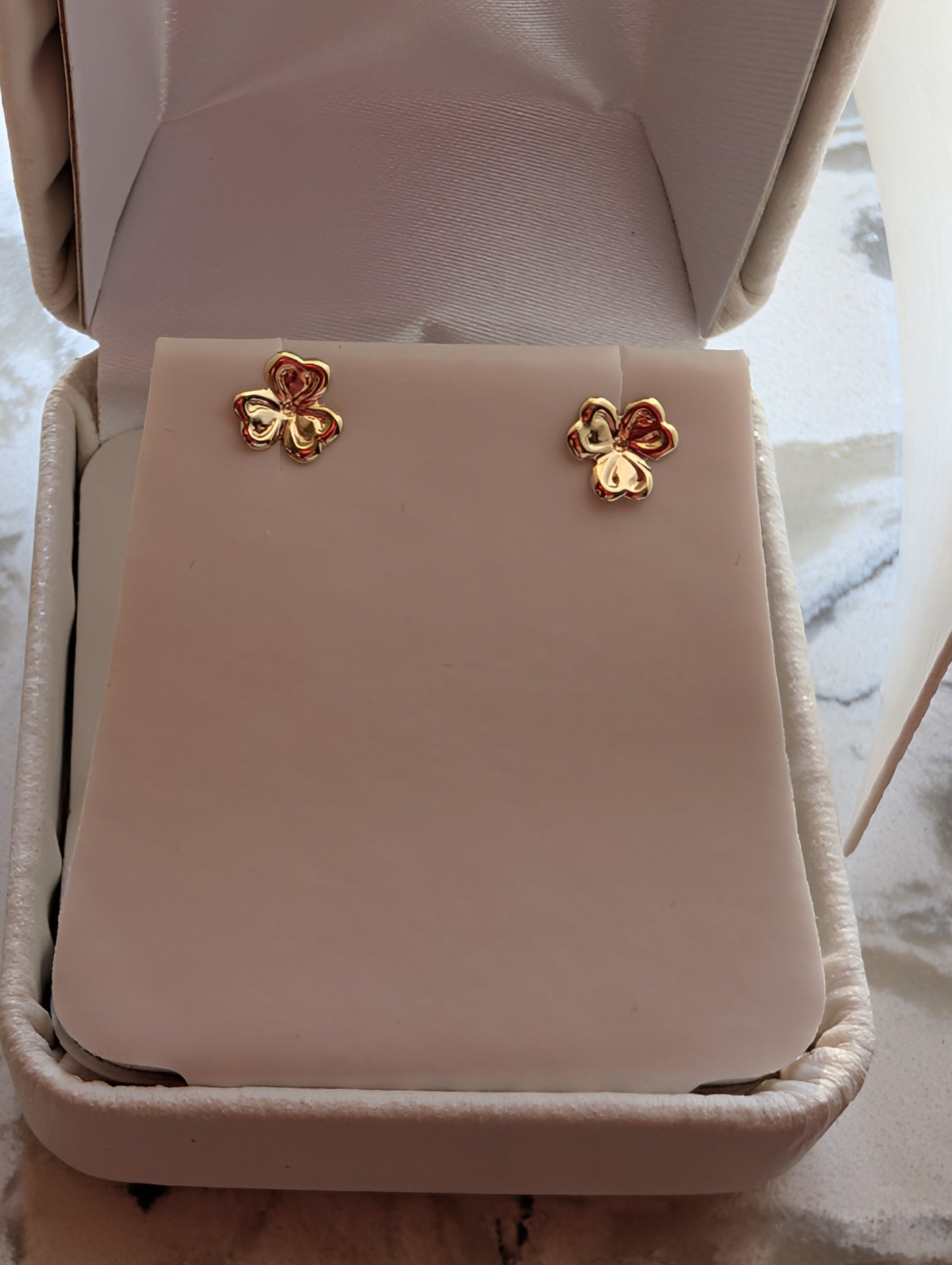 14 KT Three Leaf Clover screw back earring