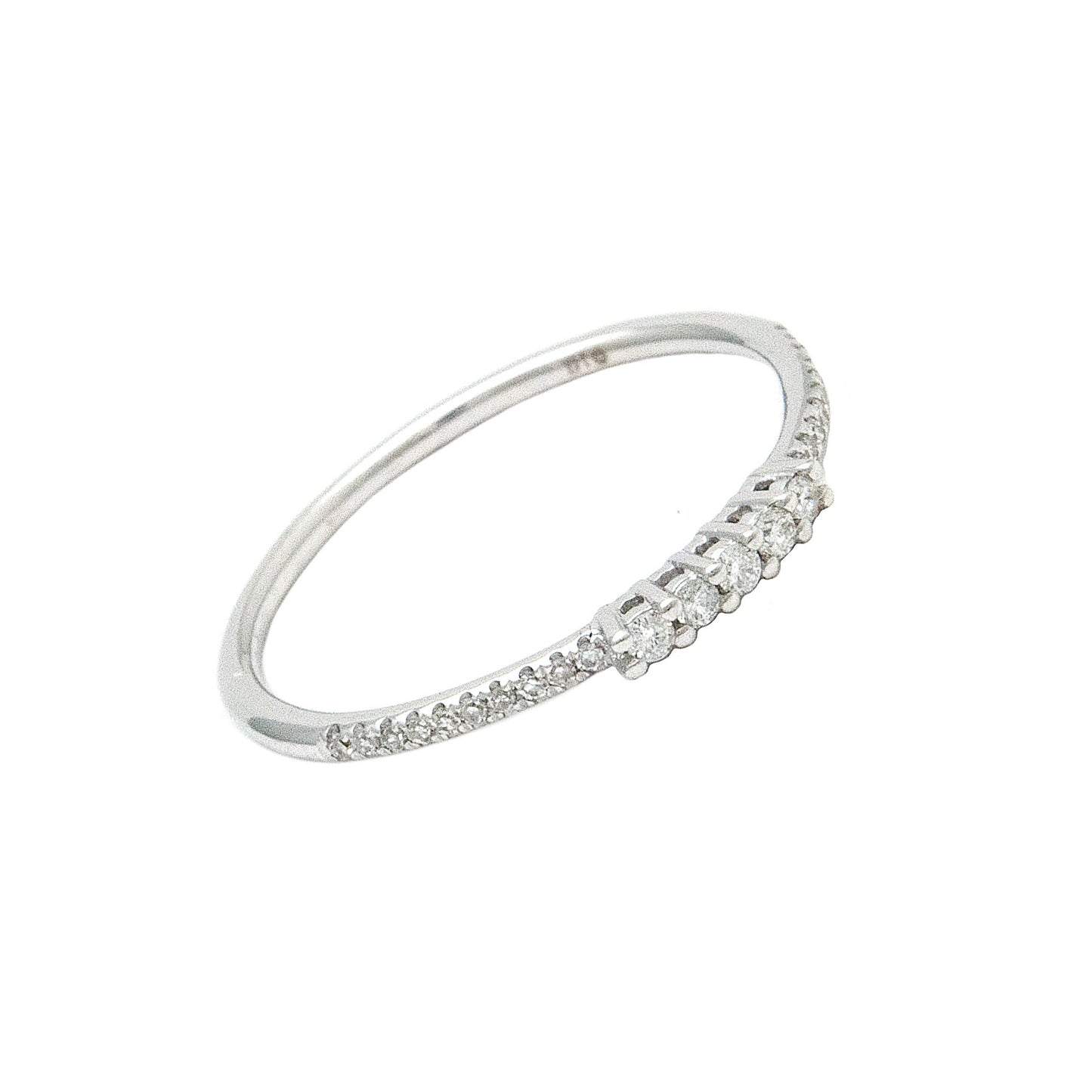 14 KT Thin band 5 center diamond stones ring