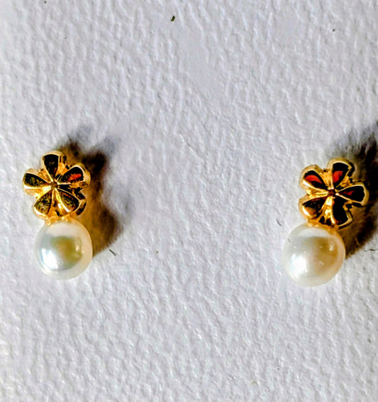 14 KT Flower Topped pearl screw back earrings