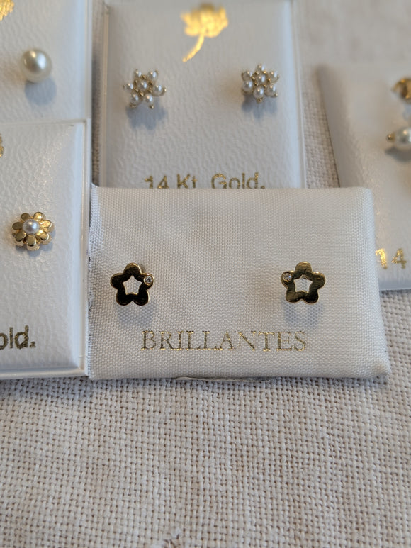 18 KT Diamond Accent Baby Flower Screw Back Earrings