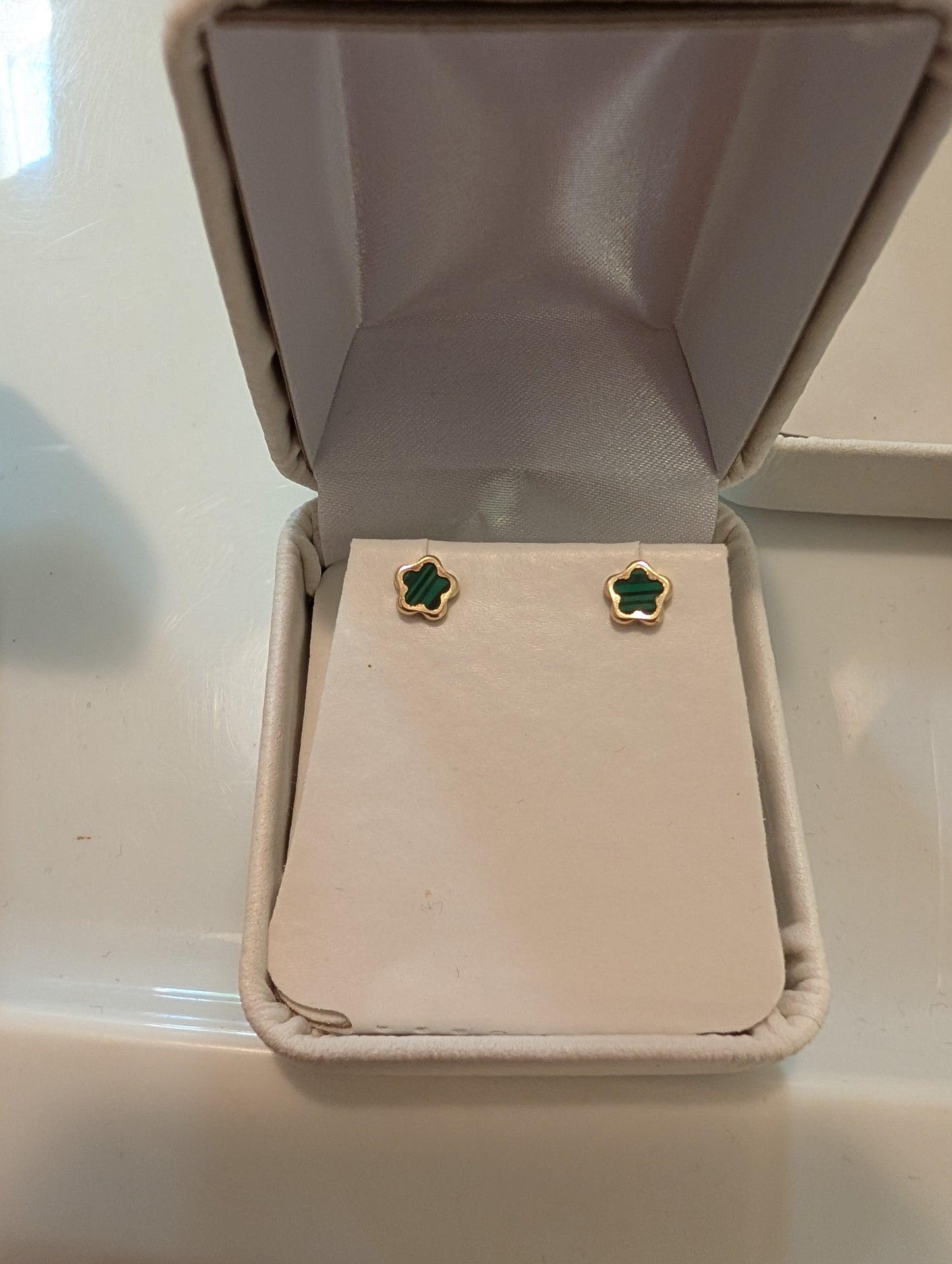 14 KT Five petal flower with color options malachite, aqua or mother of pearl screw back earrings.