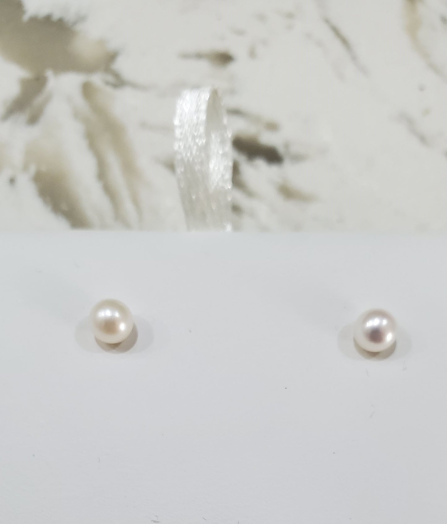 14 KT Children's Pearl 4mm gold clutch back