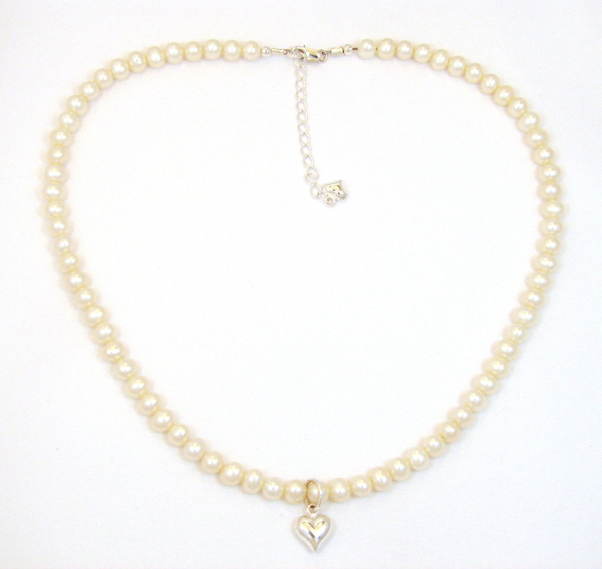 Girls pearl necklaces 
